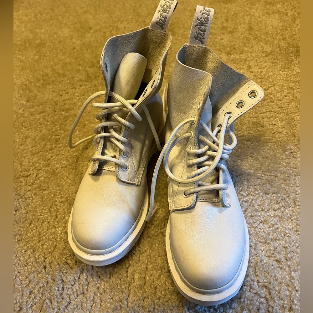 Dr Martens - White